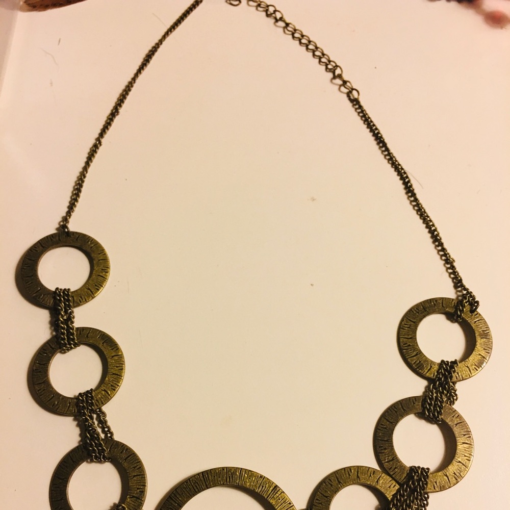 circle statement necklace - Picture 2 of 2
